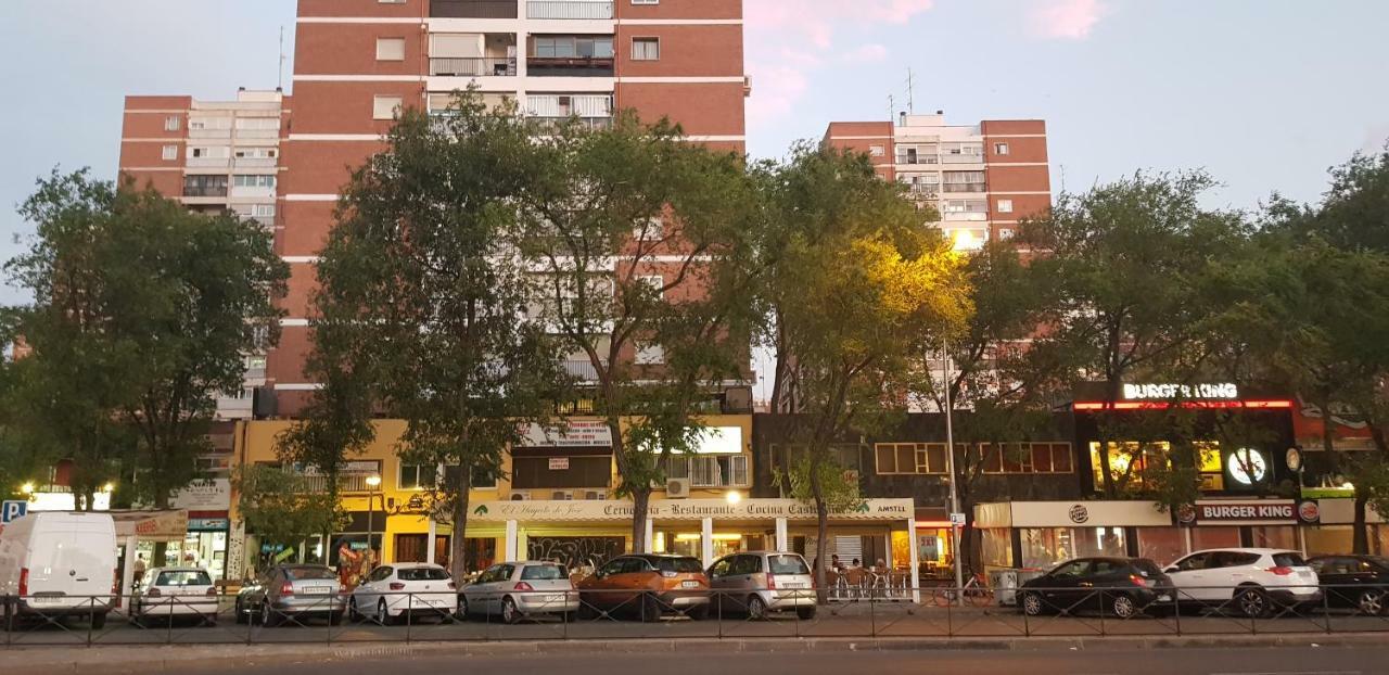 Apartamentos La Vaguada Suites Мадрид Екстер'єр фото